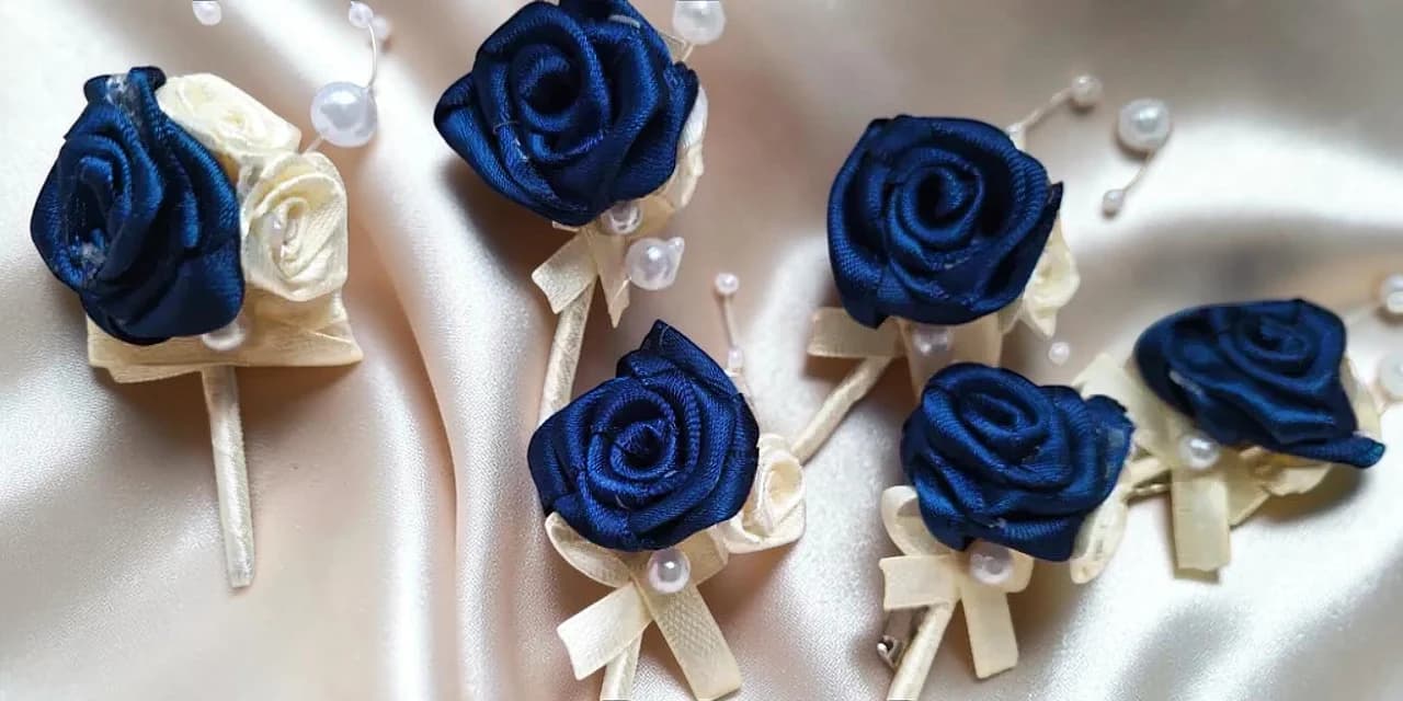 Boutonnieres & corsages